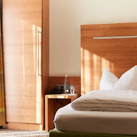 ホテル Restaurant Erber イスマニング